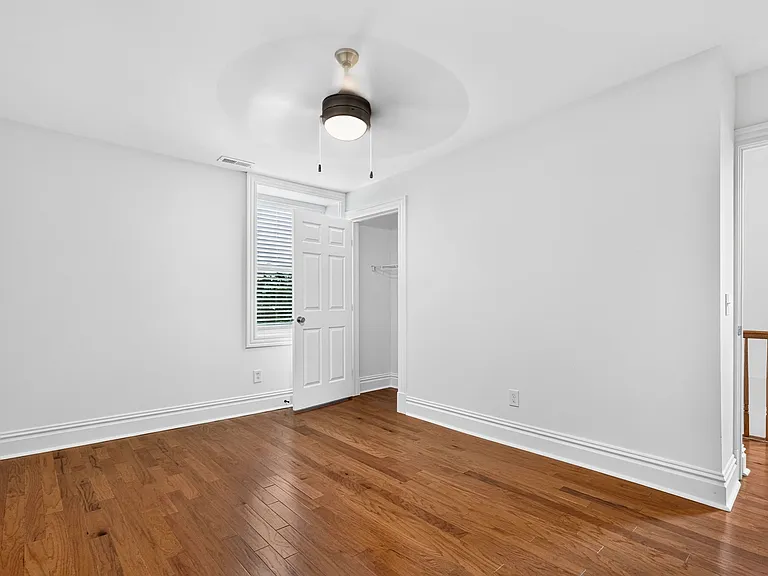 2722 Armand Pl #2F — Photo 31