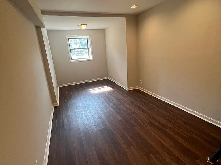 5003 S Prairie Ave #G — Photo 9