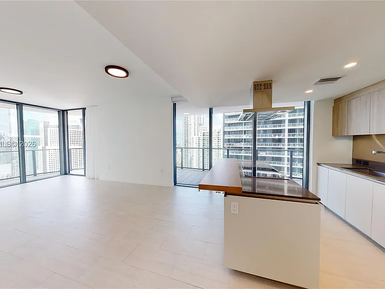 1000 Brickell Plz #3915 — Photo 3