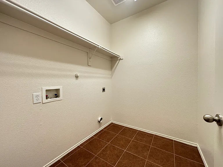 7508 Lazy Spur Blvd — Photo 14