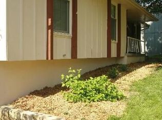 1902 SW 5th St, Lees Summit, MO 64081