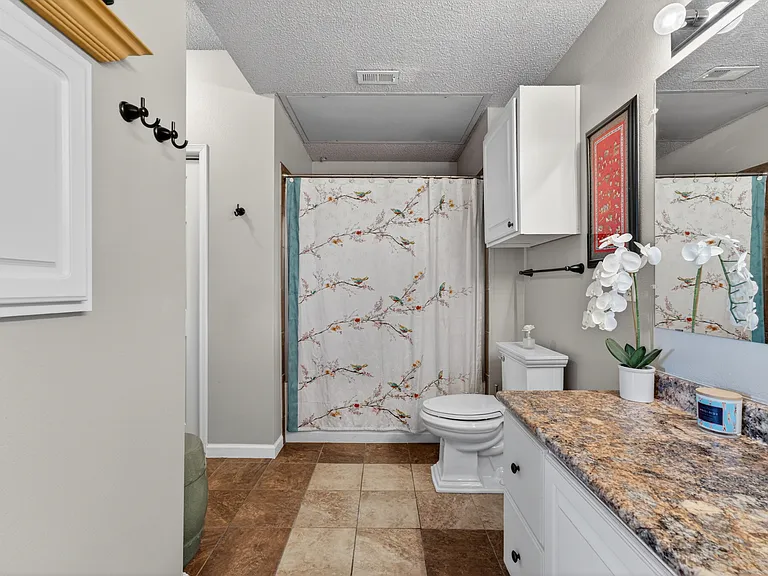 2080 Shamrock Dr — Photo 14