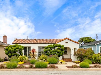 636 Spazier Ave, Pacific Grove, CA, 93950