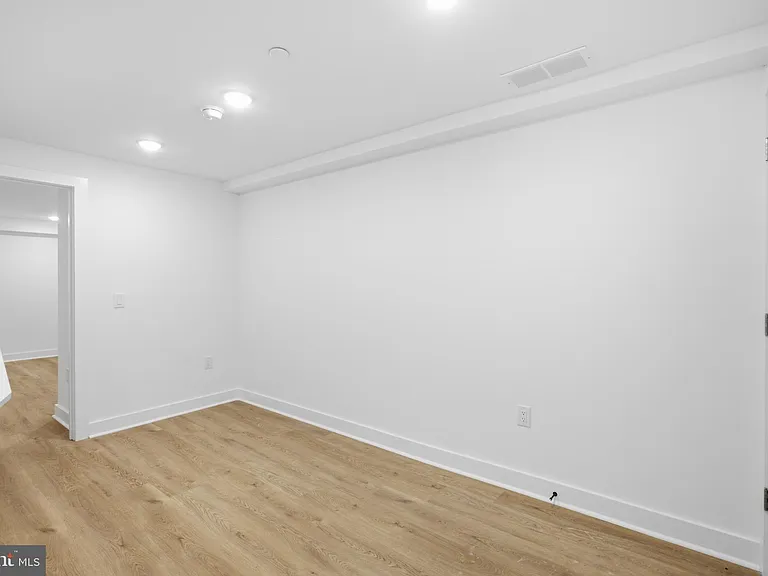 1018 W Arizona St — Photo 9