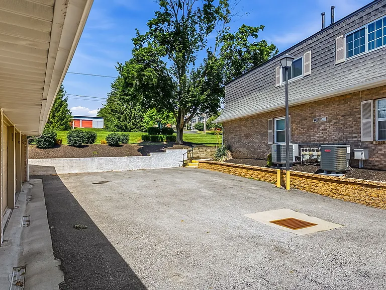 1407 Missouri Ave — Photo 11