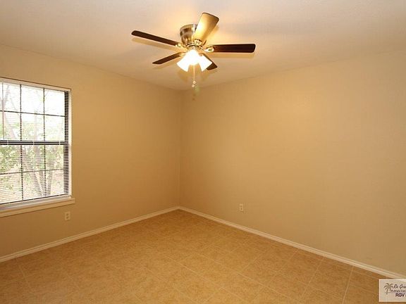 3rd image of 901 E Monroe Ave