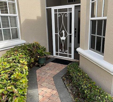 3rd image of 4235 Woodhall Cir