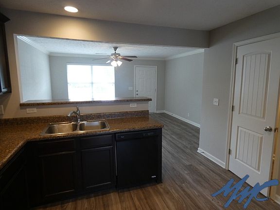 5th image of 1423 Clydesdale St