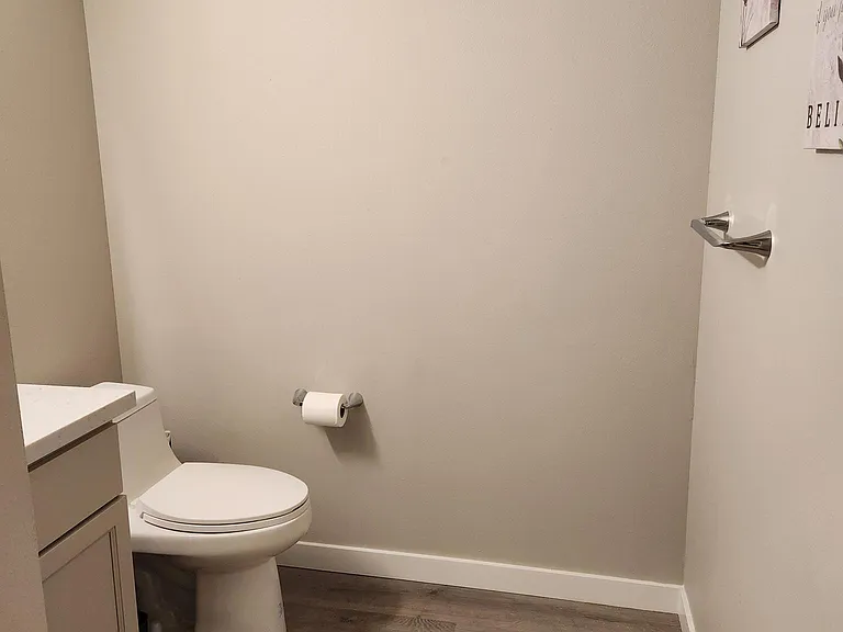 538 Shattuck Ave S — Photo 9