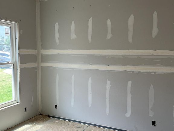 3rd image of 1137 Hearthstone Dr NE