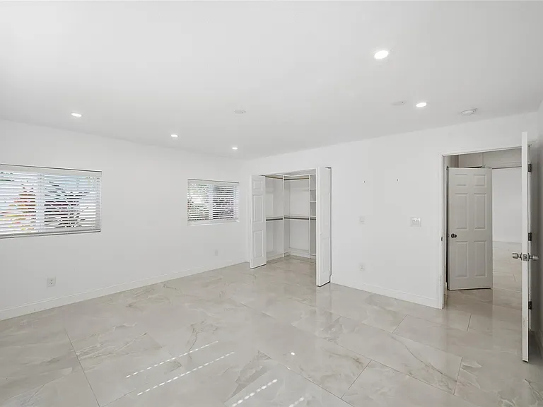 1400 SE 8th Ave — Photo 19
