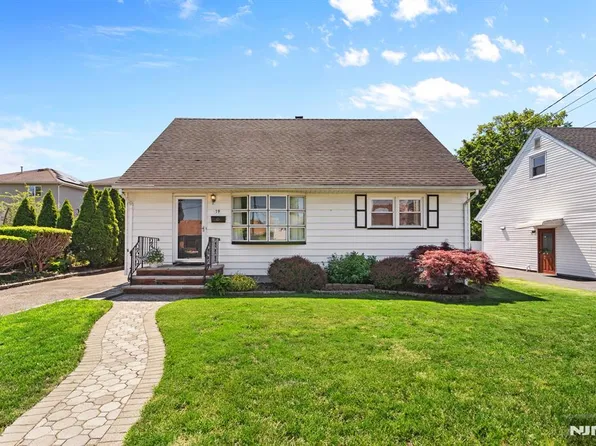 19 Jaskot Ln, Clifton, NJ 07012