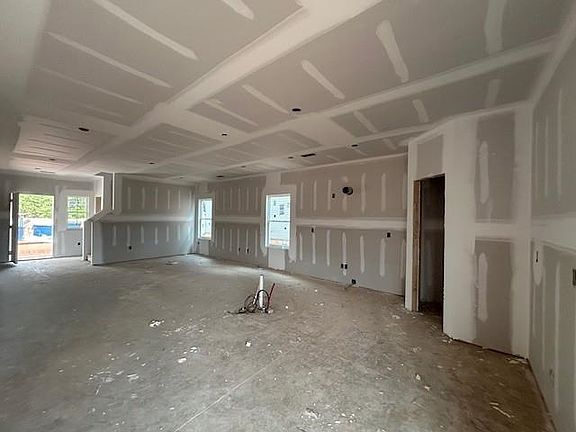 4th image of 272 Talbert Trl