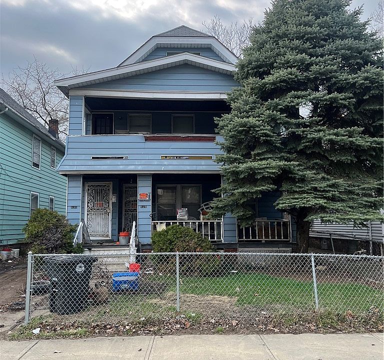 1st image of 628 E 131st St