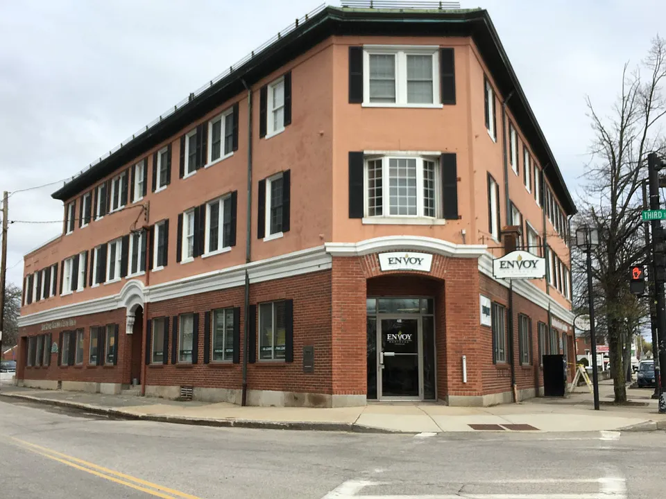 488 Central Ave