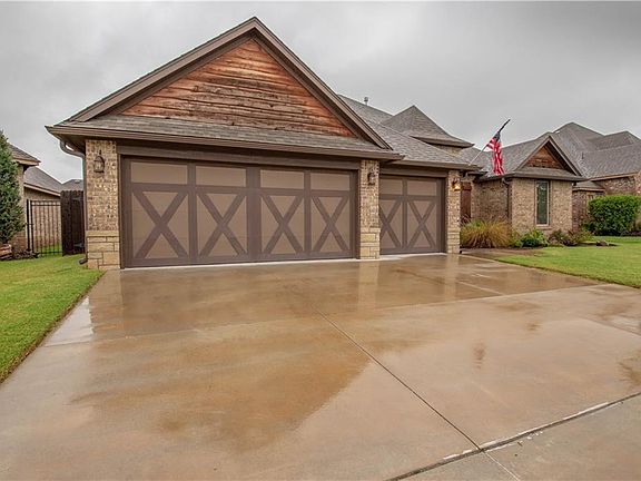 2nd image of 17509 Aragon Ln