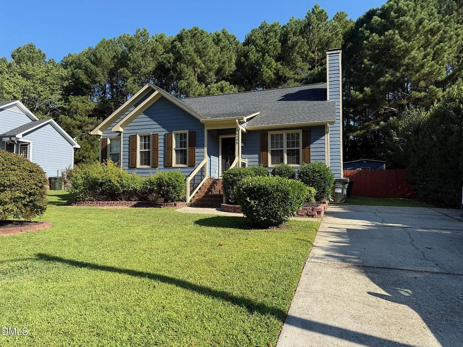 3 bed, 2.0 bath, 1225 sqft, $1,900 — Photo 1