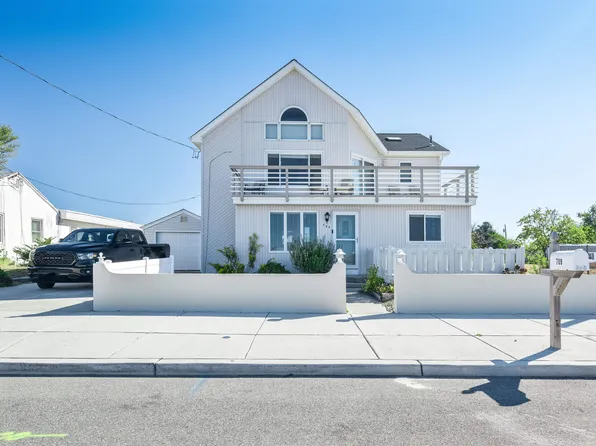 709 Beach Dr, North Cape May, NJ 08204