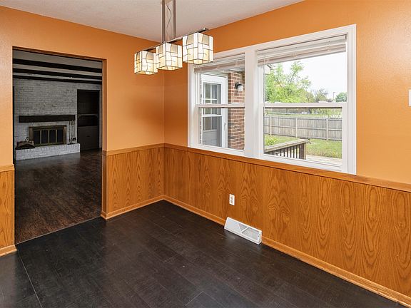 5th image of 4501 Aurora Ave