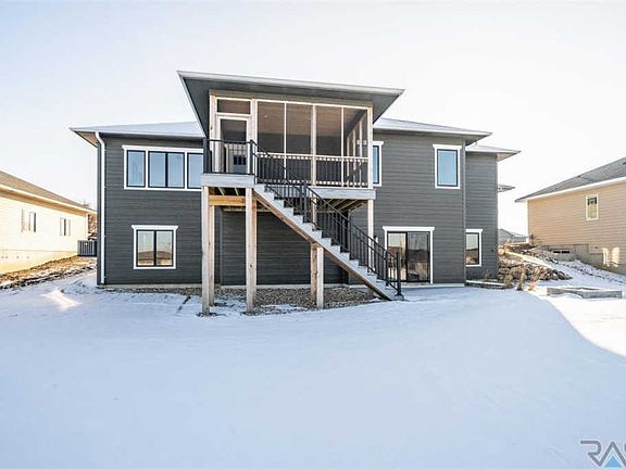 3rd image of 1808 W Gray Gables Cir