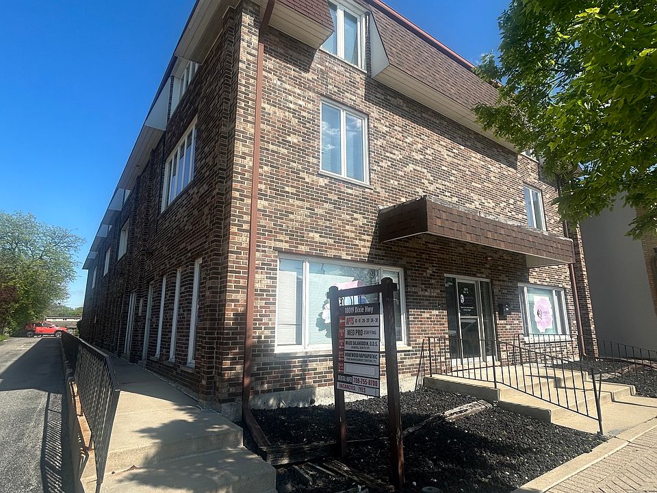 1st image of 18019 Dixie Hwy #3