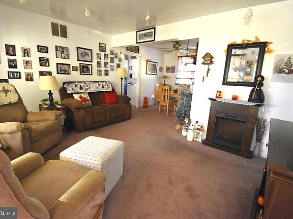 3rd image of 243 Orchard Ave