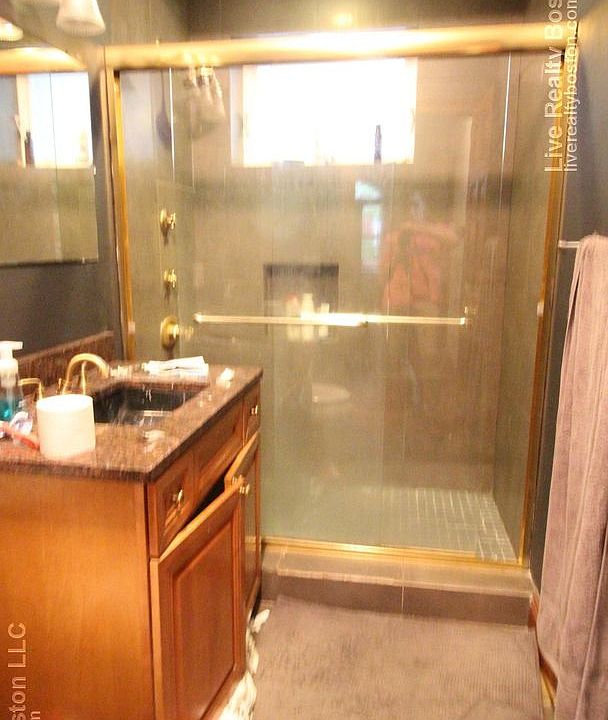 1st image of 9 Strathmore Rd APT 4F