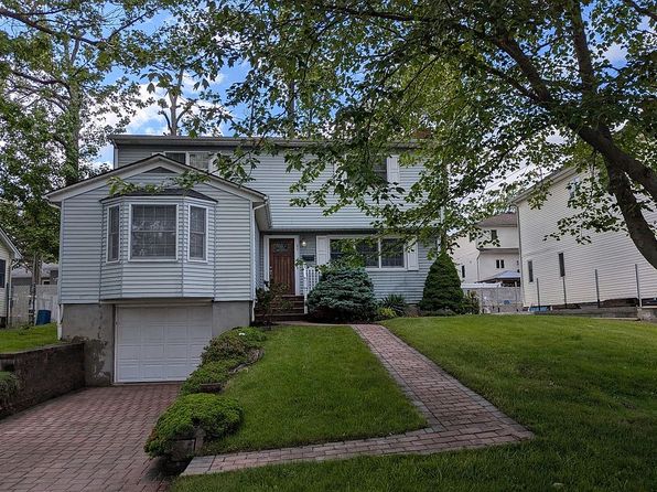 97 Kinghorn St
