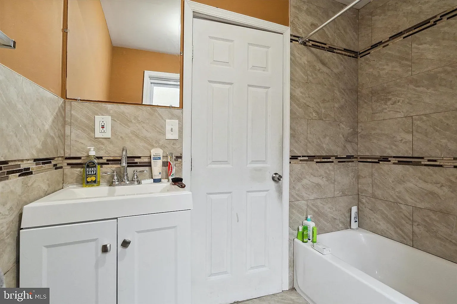 6 bed, 1768 sqft, $750 — Photo 3