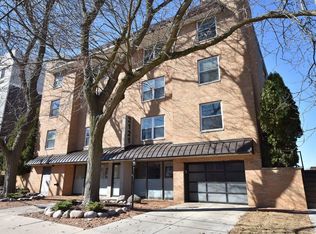 Cambridge Terrace, Milwaukee, WI 53202