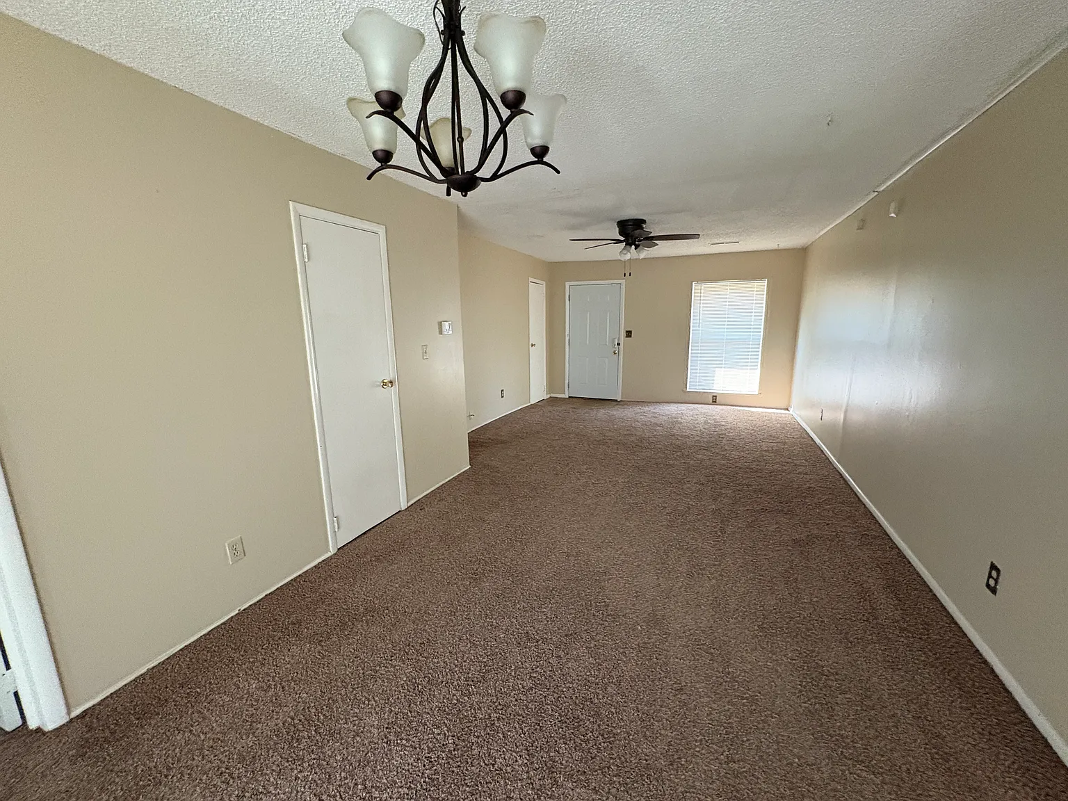 3 bed, 1.5 bath, 1158 sqft, $1,230 — Photo 4