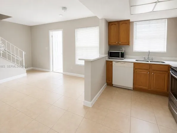 6593 Boulevard Of Champions, Pompano Beach, FL 33068