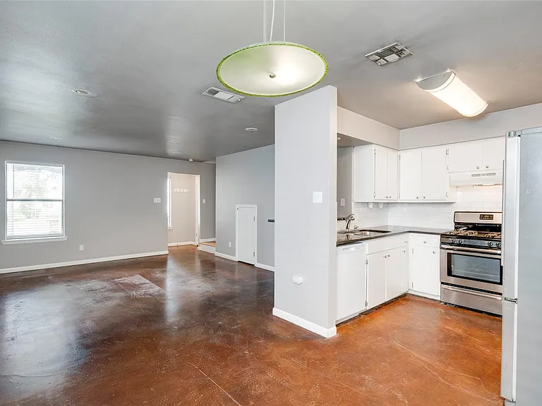 403 W Elizabeth St #B — Photo 22