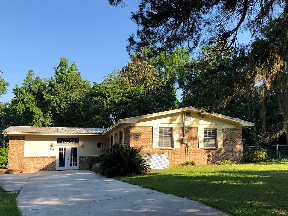 1st image of 417 NW Brady Cir