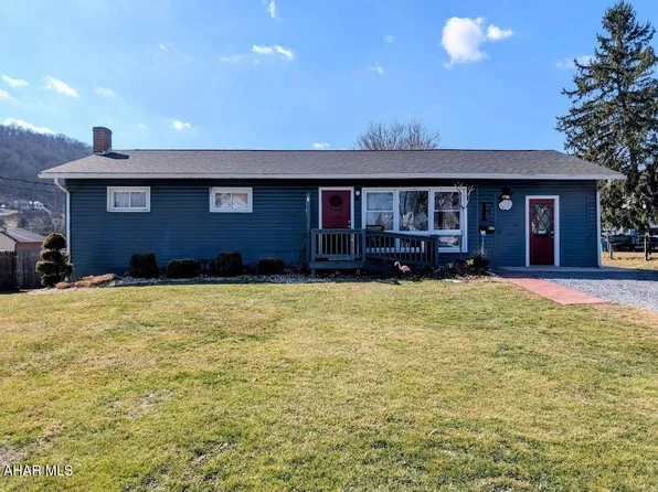 617 W Penn St, Bedford, PA 15522