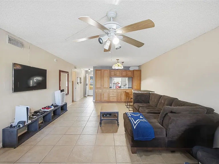 1301 S Hercules Ave #11 — Photo 4