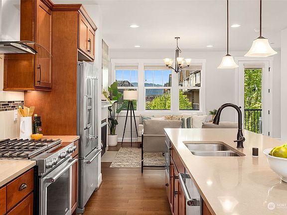 4th image of 1389 Brooklyn Walk NE #15.4