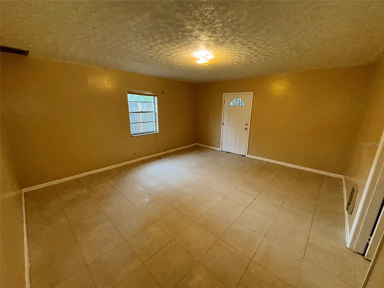 3011 E Flora St — Photo 26
