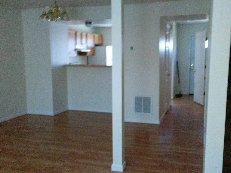162 Lee St — Photo 8