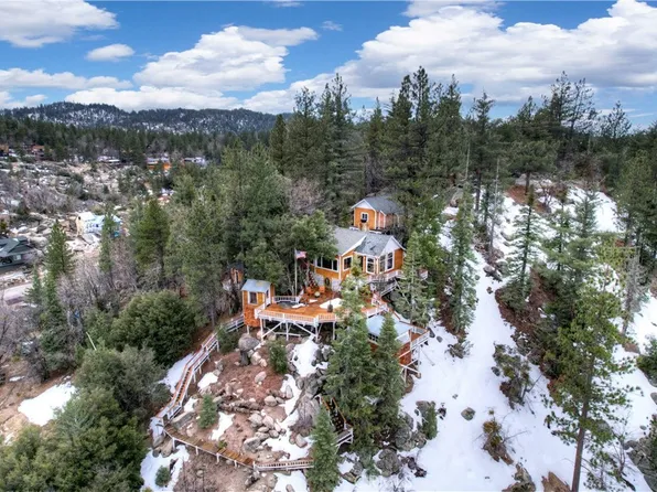 33070 Falling Leaf Ln, Running Springs, CA 92382