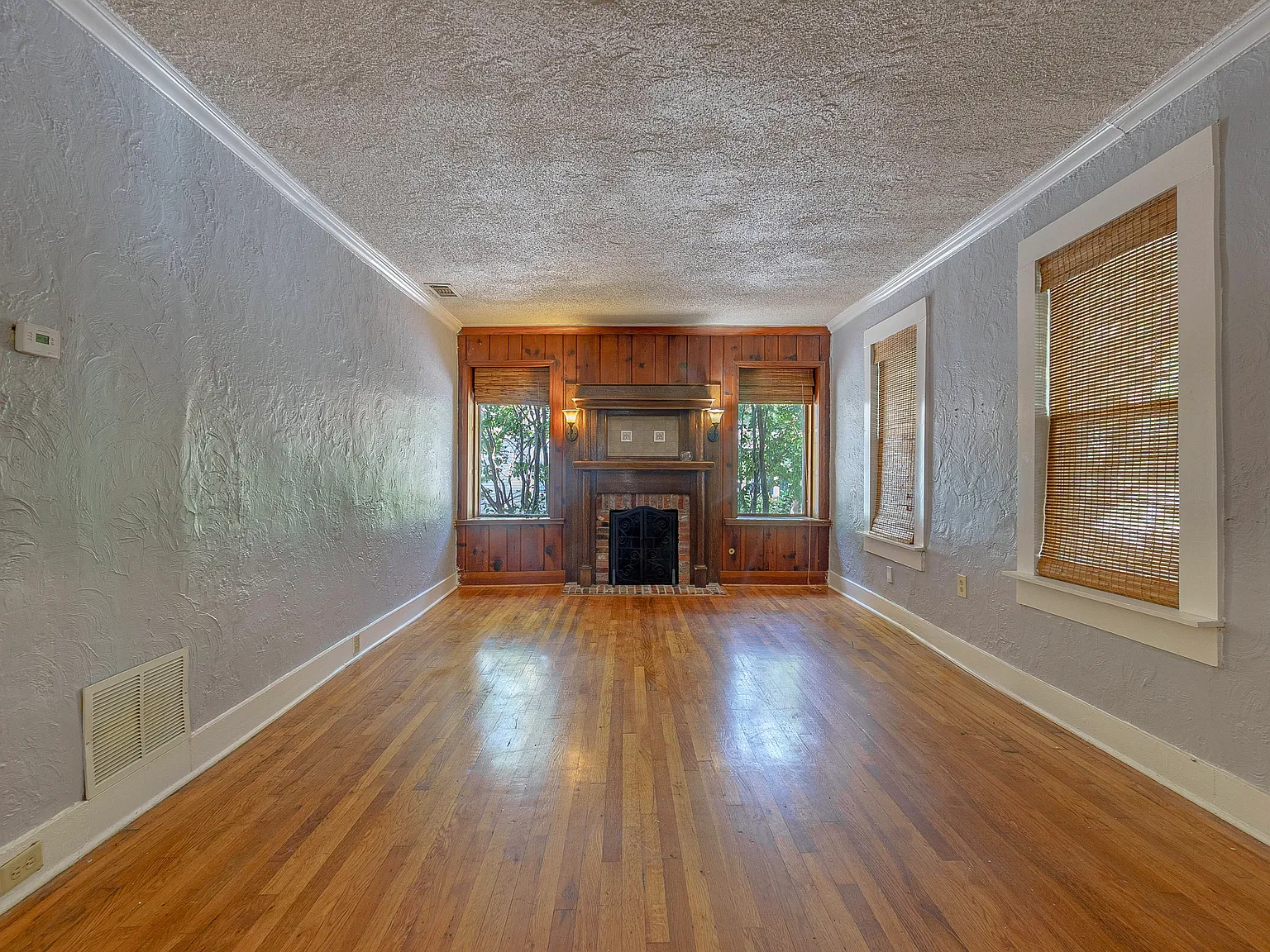 923 Philadelphia Street — Photo 4