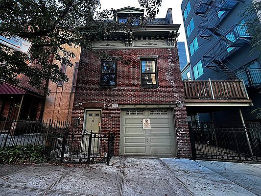 1st image of 128 16th St #1