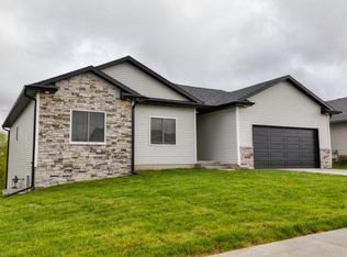 5360 Pleasant Ridge Rd, Pleasant Hill, IA 50327