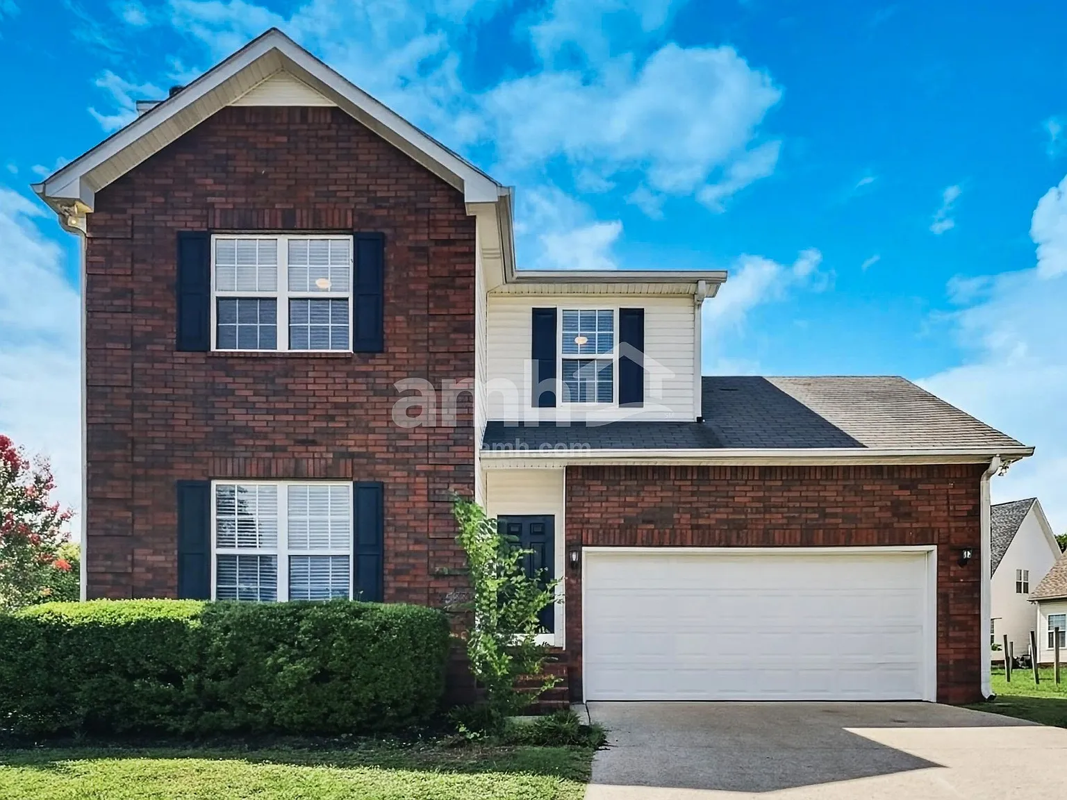 3 bed, 2.5 bath, 2011 sqft, $2,450 — Photo 1