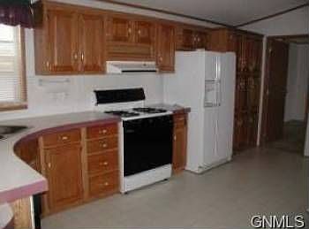 2nd image of 77 Edgewater Mobile Home Park