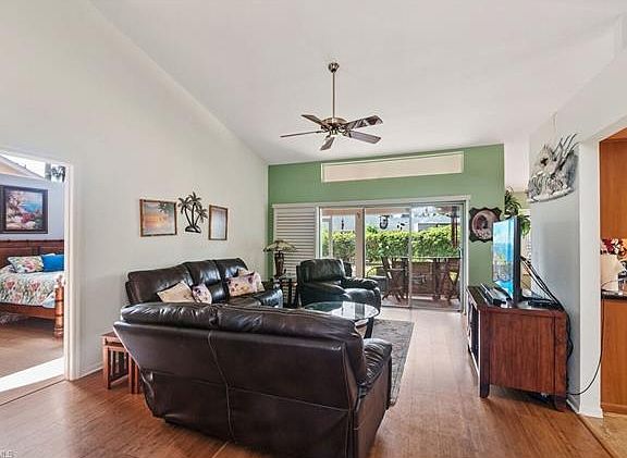 3rd image of 18000 Horseshoe Bay Cir