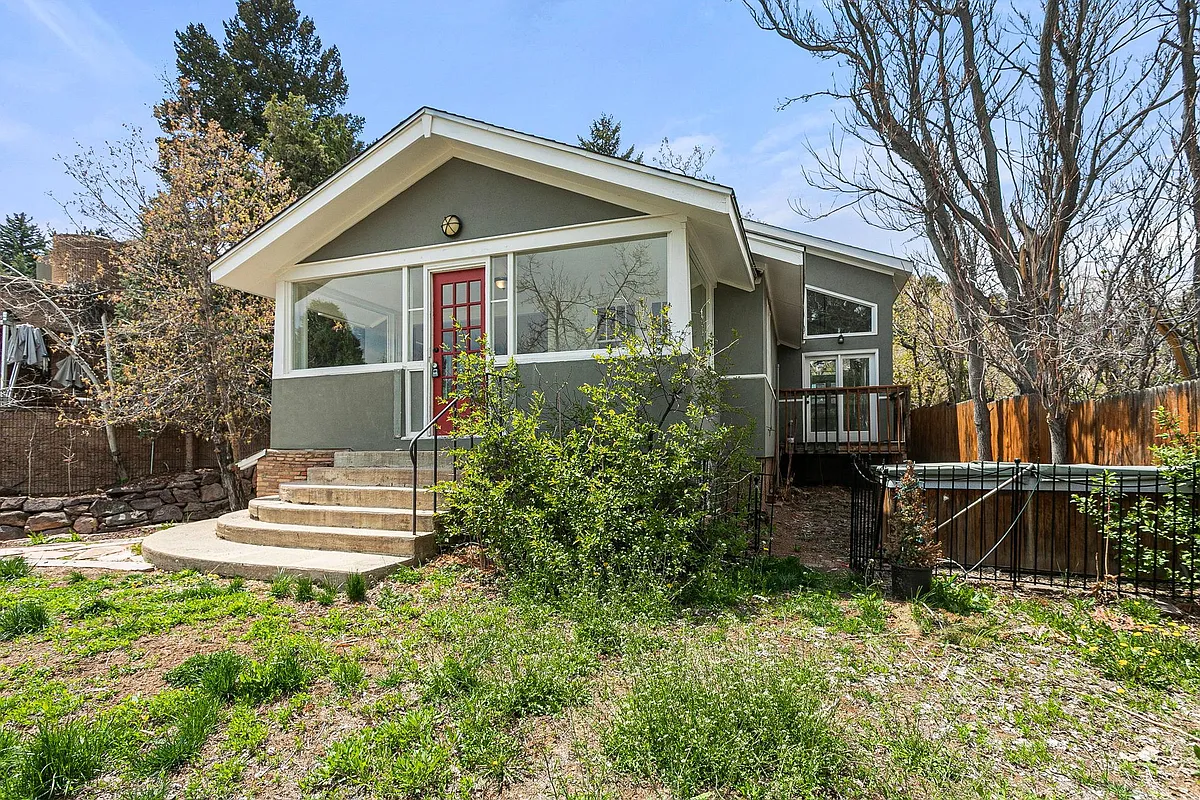 Building Photo - 1099 Gilbert St