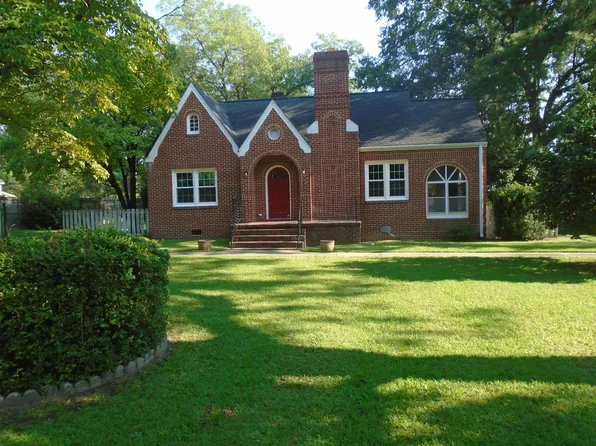 308 Harris Ave, Raeford, NC 28376