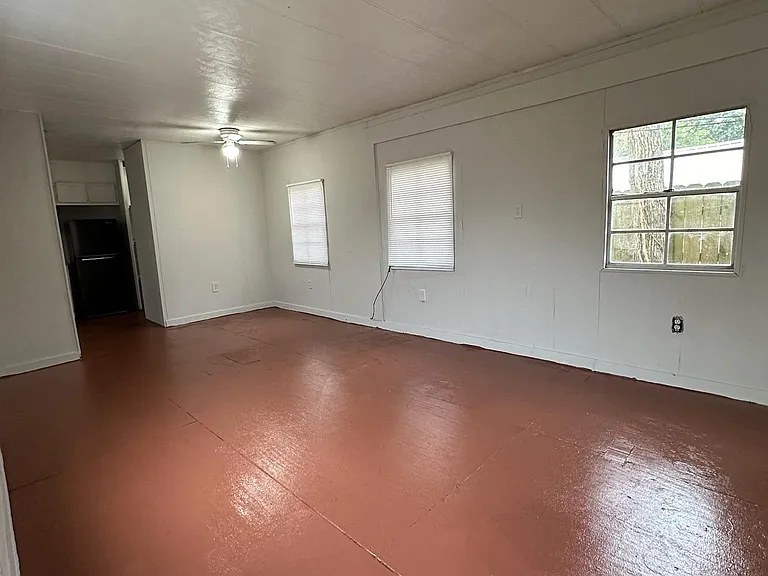 1506 Blakely Ave — Photo 4