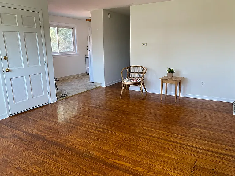 411 W Jefferson St — Photo 11